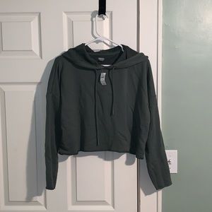 AE Cropped Sweatshirt